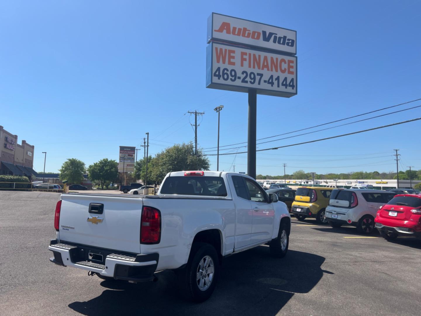 2016 WHITE Chevrolet Colorado Work Truck Ext. Cab 2WD (1GCHSBEA2G1) with an 2.5L L4 DOHC 16V GAS engine, 6A transmission, located at 420 I-35E, Lancaster, TX, 75146, (469) 297-4144, 32.593929, -96.823685 - Photo#6